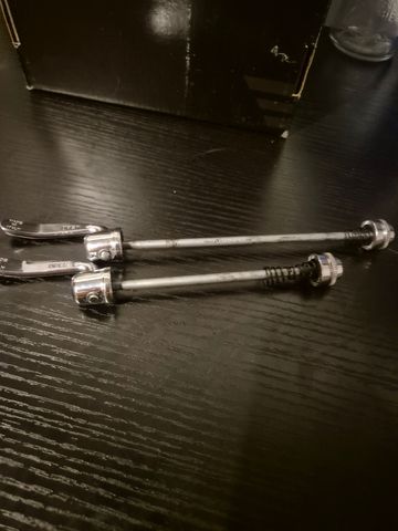 Used Campagnolo Quick Release bike — image 3 of 3