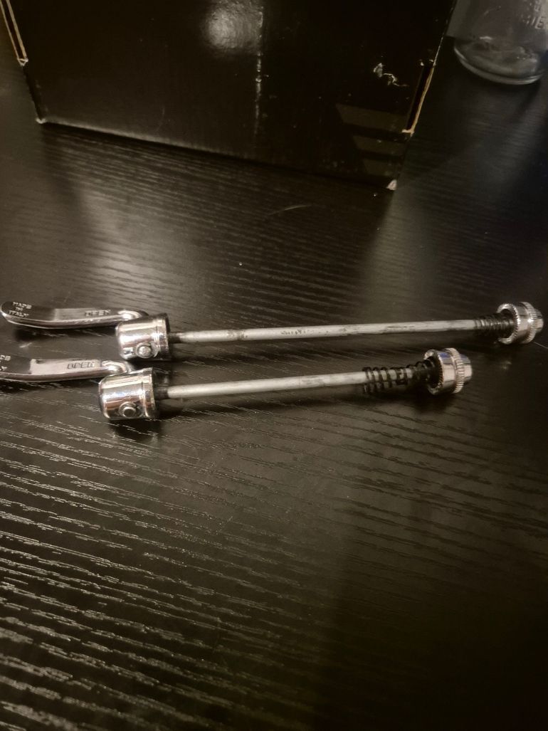 Used Campagnolo Quick Release bike — image 3 of 3