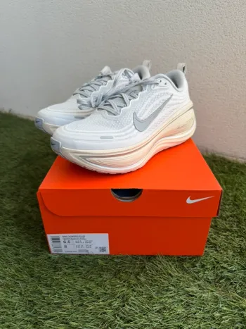 Nike Vomero Plus Running Shoes d'occasion