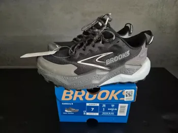 Käytetty Brooks Caldera 8 Running Shoes