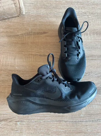 Used Pegasus 41 Running Shoes