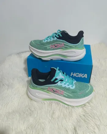 Used Verde Bondi 9 Running Shoes