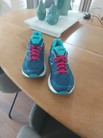 Used Asics Gel Cumulus Running Shoes