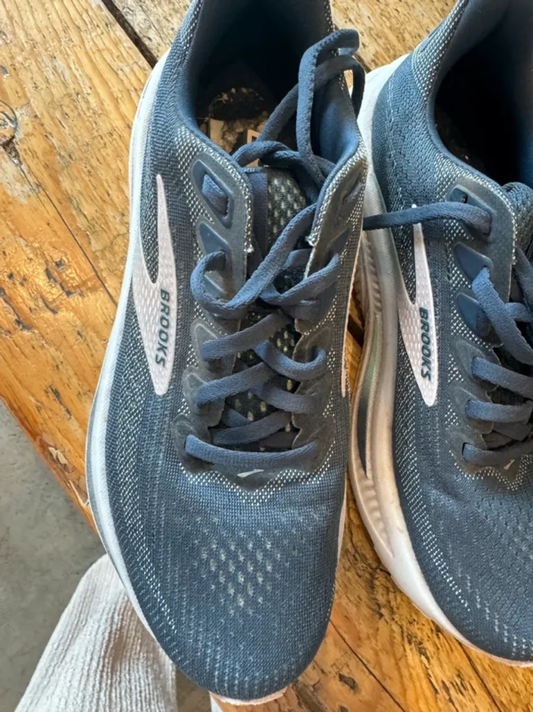 Used Brooks Running shoes bike — image 2 of 4