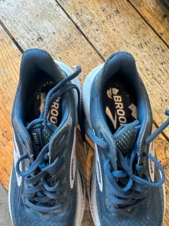 Used Brooks Running shoes bike — image 4 of 4