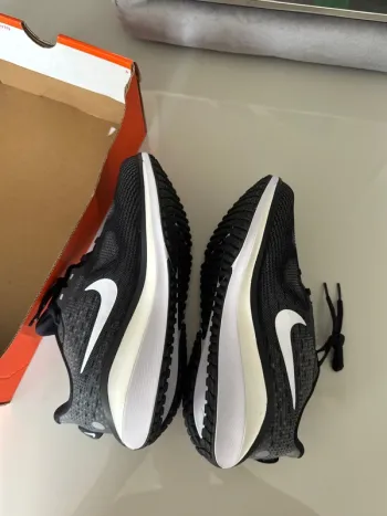 Nike Vomero 17 bike d'occasion — image 8 sur 12