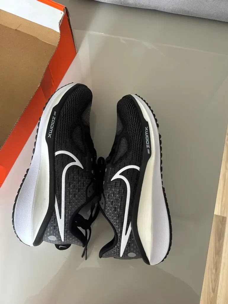 Nike Vomero 17 bike d'occasion — image 9 sur 12