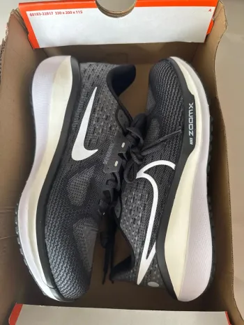 Nike Vomero 17 Running Shoes de segunda mano