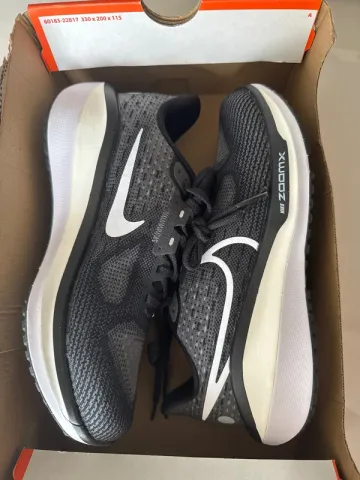 Używany Nike Vomero 17 Running Shoes