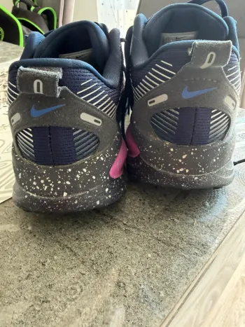 Nike Vomero 18 bike d'occasion — image 4 sur 8