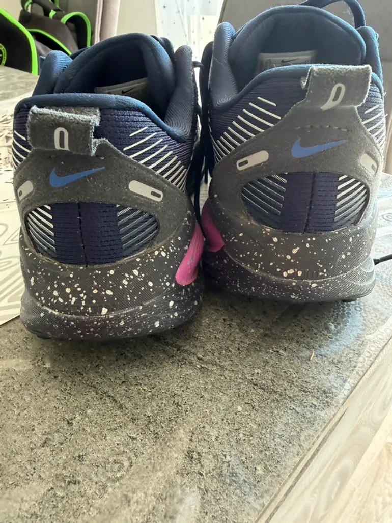 Nike Vomero 18 bike d'occasion — image 4 sur 8