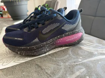 Nike Vomero 18 bike d'occasion — image 3 sur 8