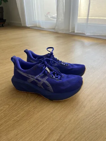 Gebrauchtes Asics Novablast 5 Running Shoes