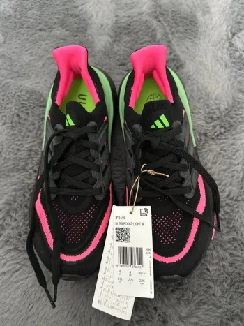 Tweedehands Adidas Ultra Boost Light Running Shoes