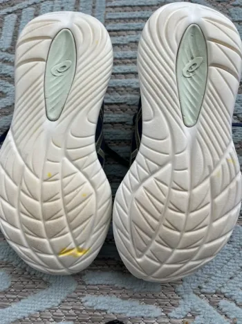 Used Asics Gel-Cumulus 27 bike — image 4 of 5
