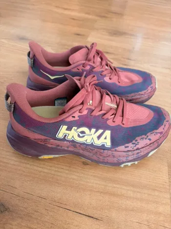 Hoka Speedgoat 6 Running Shoes d'occasion