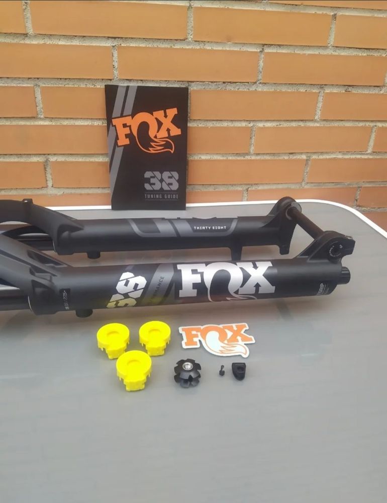 Brugt Fox 38 Performance 170mm GRIP 3P Boost 2023 bike — billede 7 af 21