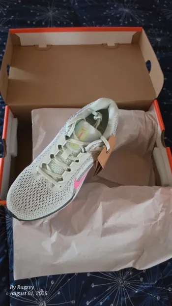 Used Nike Air WinFlo 11 Running Shoes