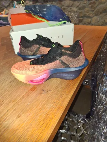 Orange Air Zoom Running Shoes d'occasion