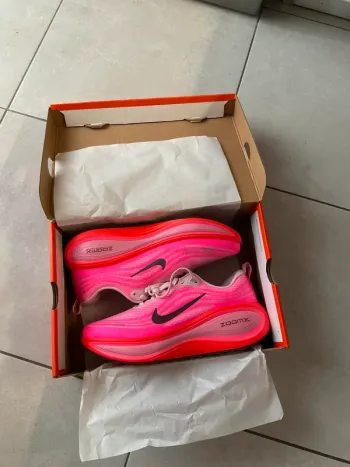 Rose Vomero plus Running Shoes d'occasion