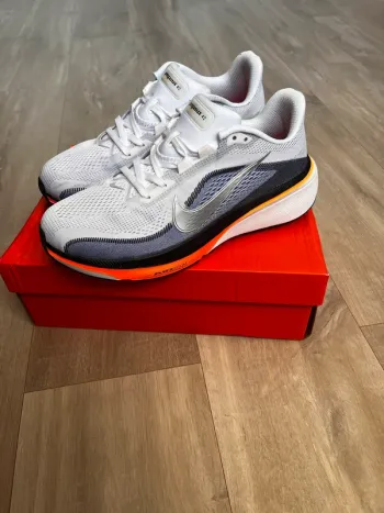 Used Pegasus Air Zoom 42 Running Shoes