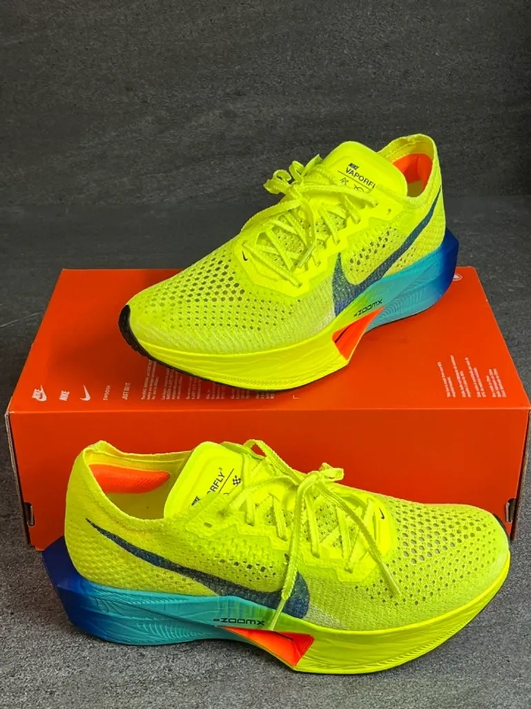 Tweedehands Nike ZoomX Vaporfly Next% 3 bike — afbeelding 2 van 13
