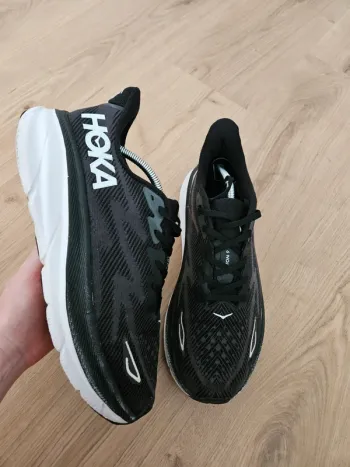 Used Hoka Clifton 9 Running Shoes