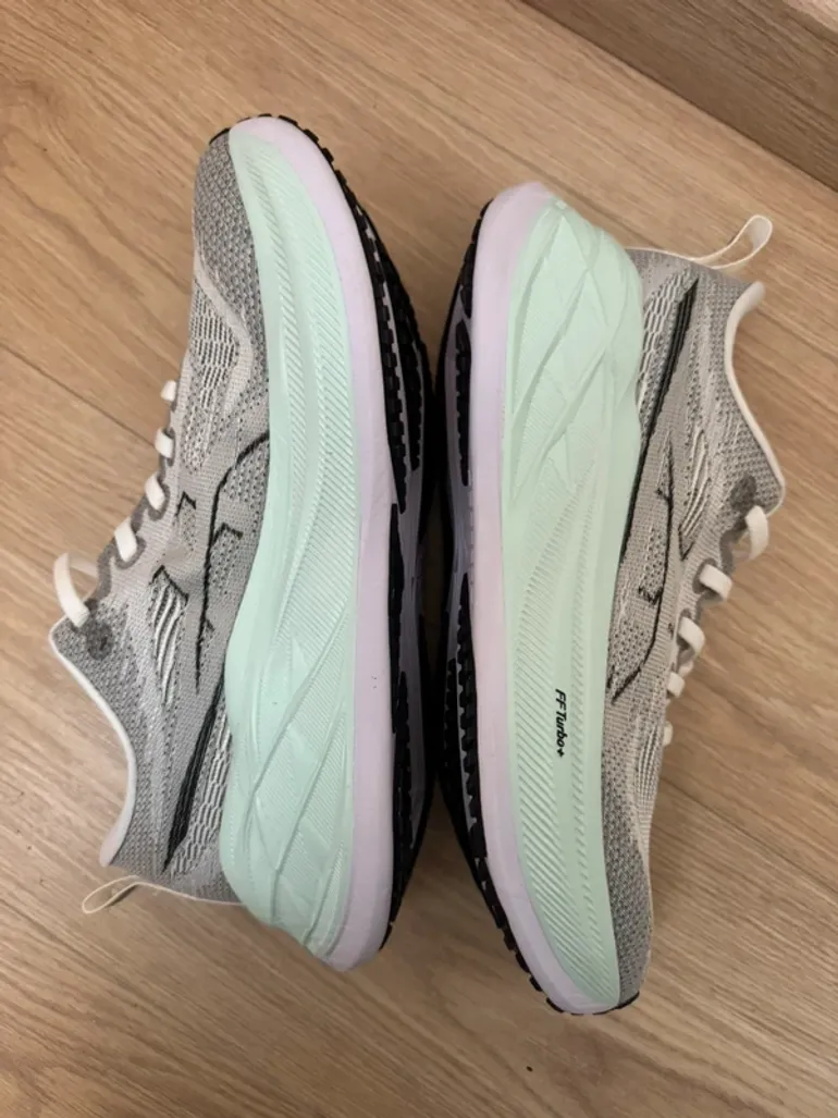 Used Asics Superblast 2 bike — image 2 of 5