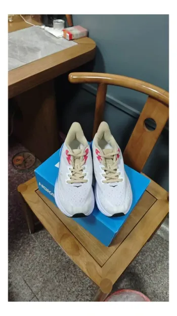 Used Hoka Clifton 9 bike — image 3 of 6