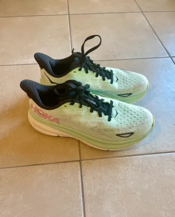 Used Hoka Clifton 9 Running Shoes