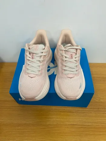 Used Hoka Baskets Running Shoes