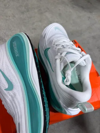 Nike Vomero Plus bike d'occasion — image 4 sur 9