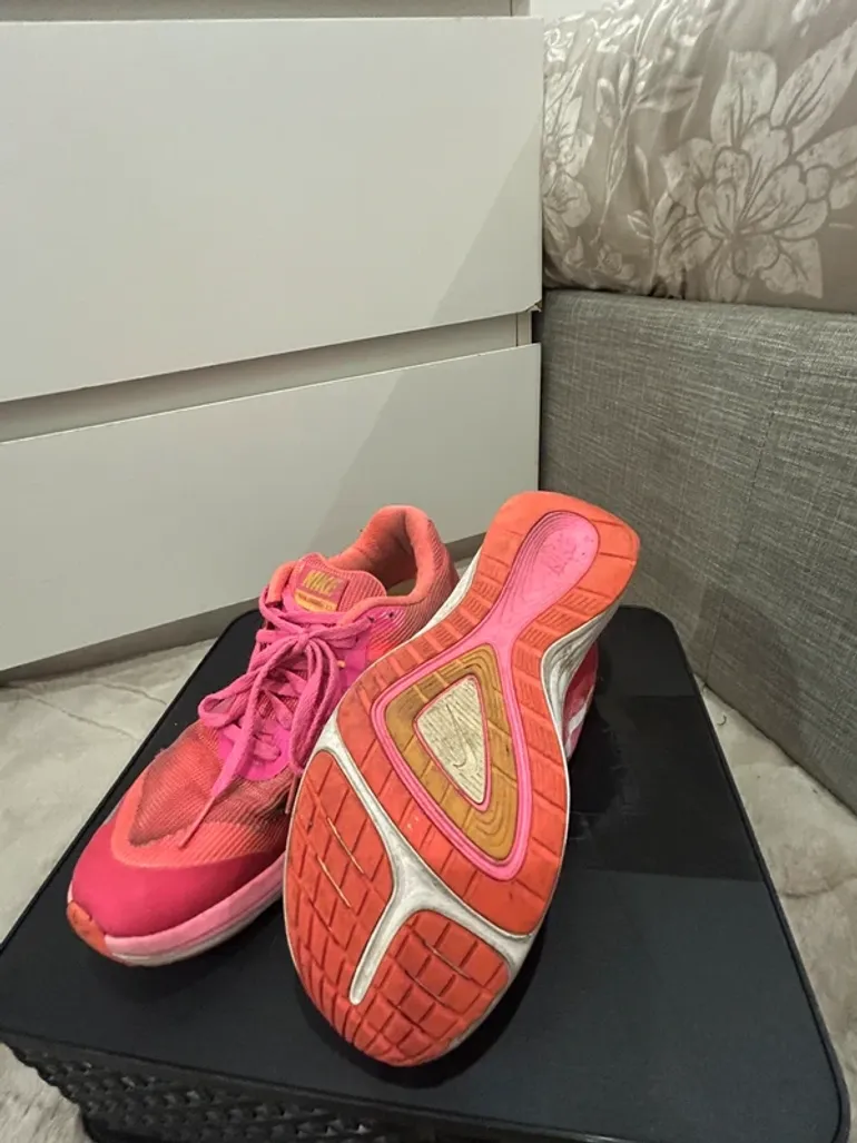 Used Rose Nike Running Shoes bike — image 2 of 5