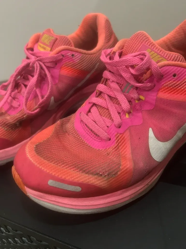Used Rose Nike Running Shoes bike — image 4 of 5