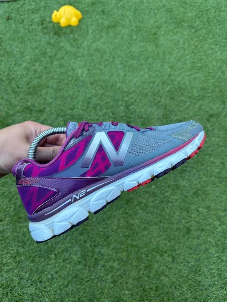 Used New Balance Running Sneakers bike — image 3 of 11
