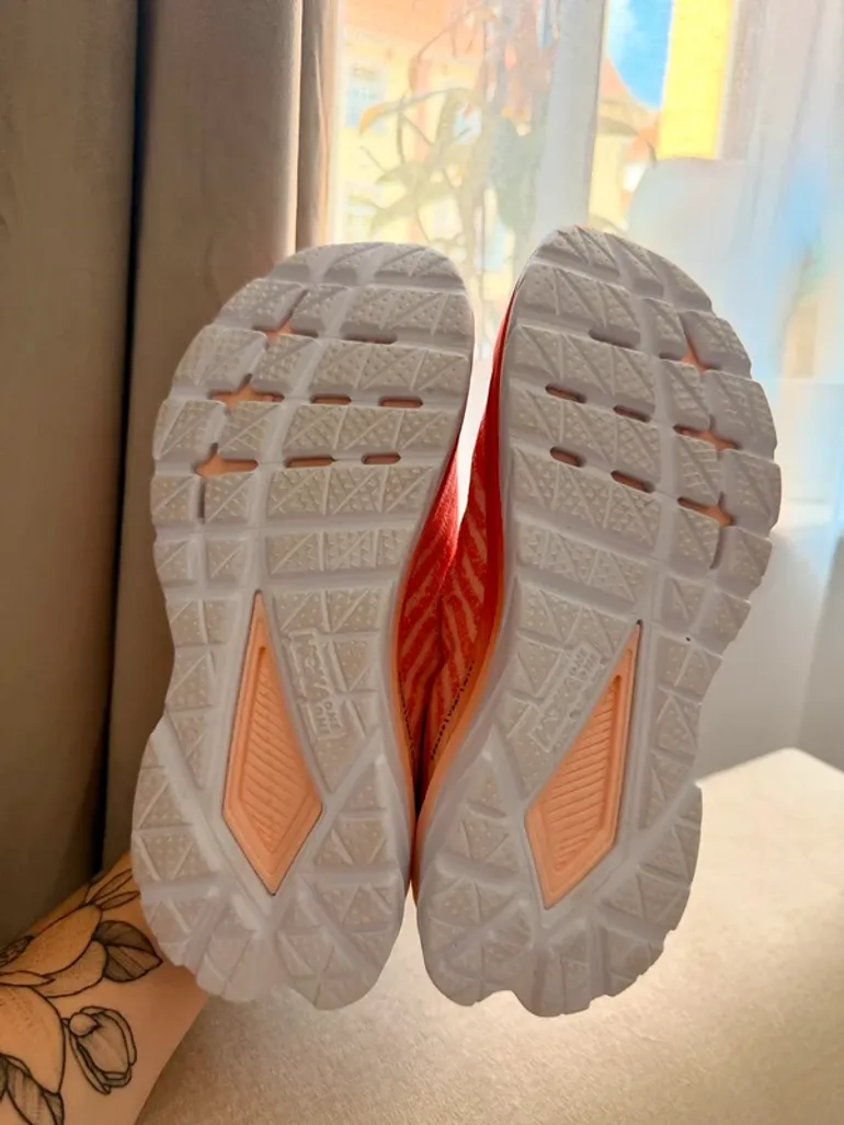Used Hoka Mach 5 bike — image 2 of 4