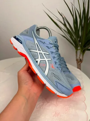 Used Ideal GT-2000 7 Running Shoes