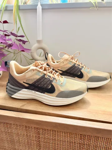 Used Nike Lunar Roam Running Shoes