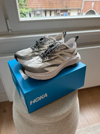 Used White Mafate Speed 4 Lite TS Running Shoes