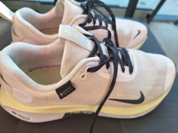 Used Nike ReactX Infinity Run 4 Gore-Tex bike — image 2 of 2