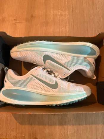 Nike Vomero 18 Running Shoes d'occasion