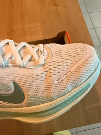 Nike Vomero 18 bike d'occasion — image 2 sur 8