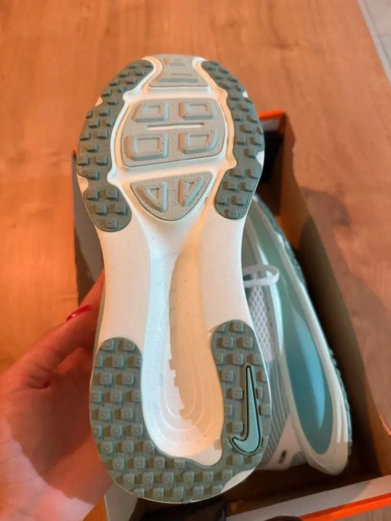 Nike Vomero 18 bike d'occasion — image 7 sur 8