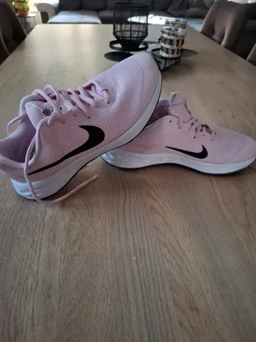 Käytetty Nike Schoenen Running Shoes