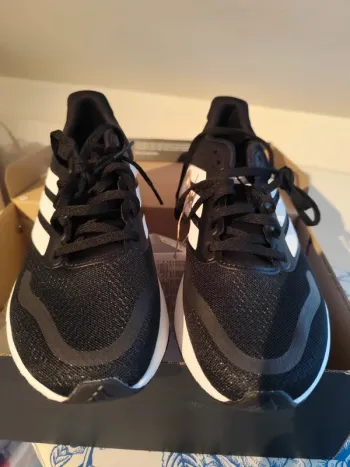 Gebrauchtes Adidas Running Shoes Running Shoes