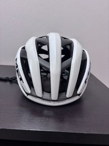 MET Trenta 3K Carbon MIPS Helmet 2026 Cycling Accessories usato