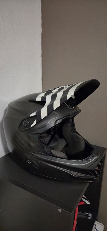 Used Bell Full 9 Carbon Helmet Cycling Accessories