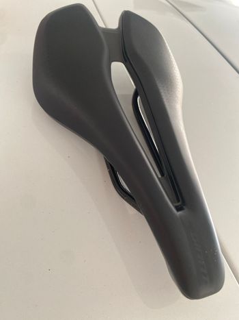 Used Giant Fleet SL Saddles & Seatposts