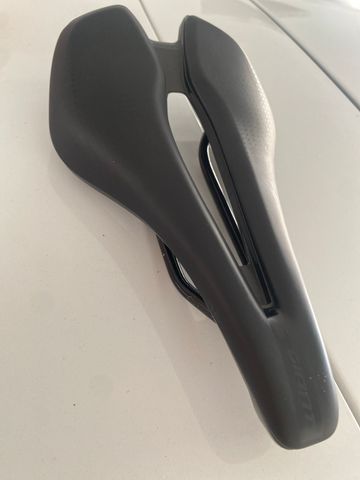 Tweedehands Giant Fleet SL Saddles & Seatposts
