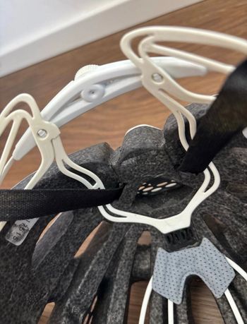 Used Giro Helmet bike — image 5 of 6